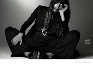 Caroline de Maigret nyaéta Très Chic dina L'Officiel Mexico Cover Story