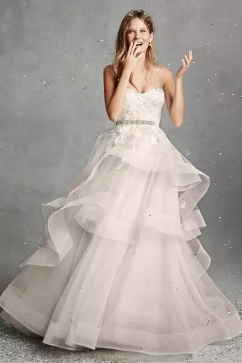 Bridal Bliss: Xem những chiếc váy cưới có giá cả phải chăng của Monique Lhuillier