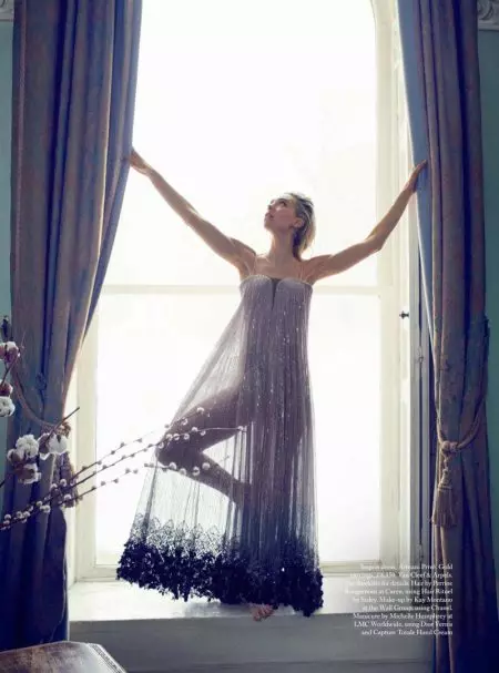 Vanessa Kirby tistordi fi ġagagi tal-Haute Couture għal Harper's Bazaar UK