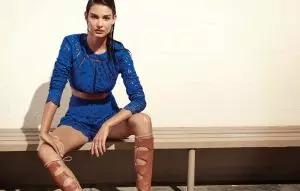 Ophelie Guillermand bring die hitte in Zimmermann-swempakveldtog