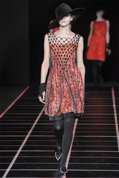 Giorgio Armani Fall 2012 | Beke ea feshene ea Milan