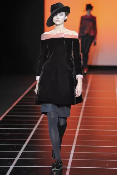 Giorgio Armani Fall 2012 | Beke ea feshene ea Milan