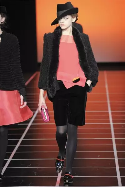 Giorgio Armani Fall 2012 | Beke ea feshene ea Milan