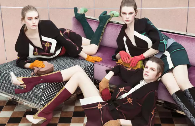 แคมเปญ Prada Fall 2011 | Frida Gustavsson, Kelly Mittendorf, Julia Zimmer และคนอื่นๆ โดย Steven Meisel