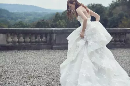 Monique Lhuillier 新娘推出夢幻般的 2019 秋季連衣裙