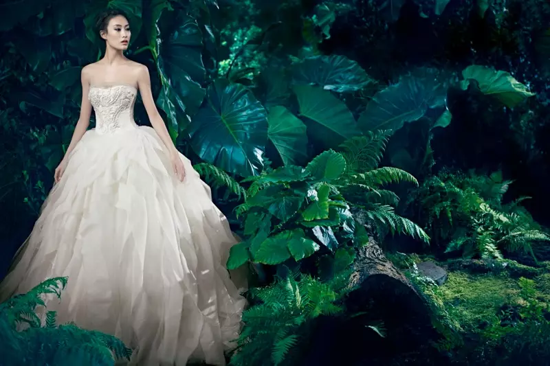 Shu Pei Kembali untuk Iklan Musim Gugur 2013 Vera Wang