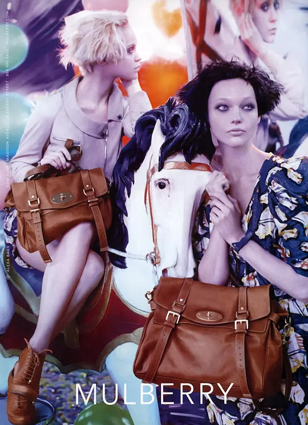 Fa'aupuga mulberry Spring 2010 | Sasha Pivovarova & Viktoriya Sasonkina saunia e Steven Meisel