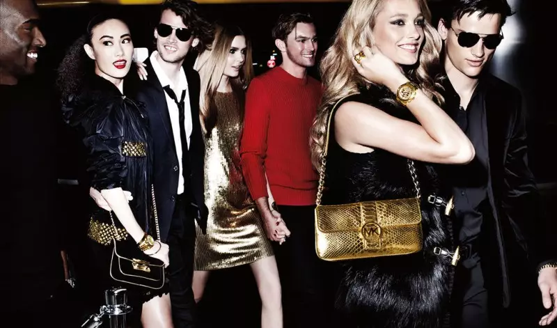 Karmen Pedaru e Shu Pei adoran a vida nocturna para a campaña de vacacións 2012 de Michael Kors de Mario Testino