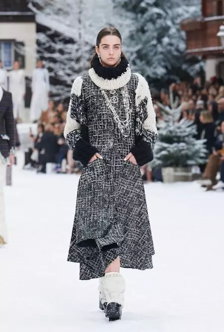 Chanel rende omaggio a Lagerfeld per l'autunno 2019