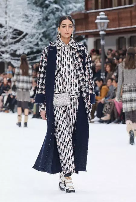 Chanel Mbayar Tribute kanggo Lagerfeld kanggo Musim Gugur 2019