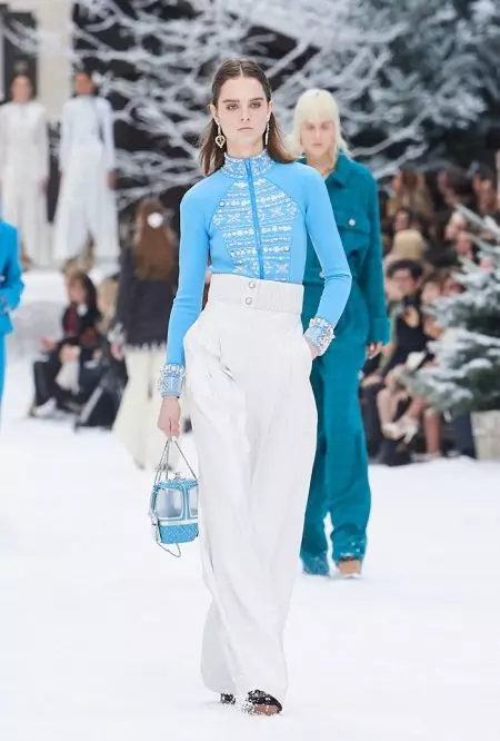 Chanel отдает дань уважения Лагерфельду осенью 2019 года