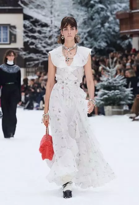 Chanel ret homenatge a Lagerfeld per a la tardor del 2019