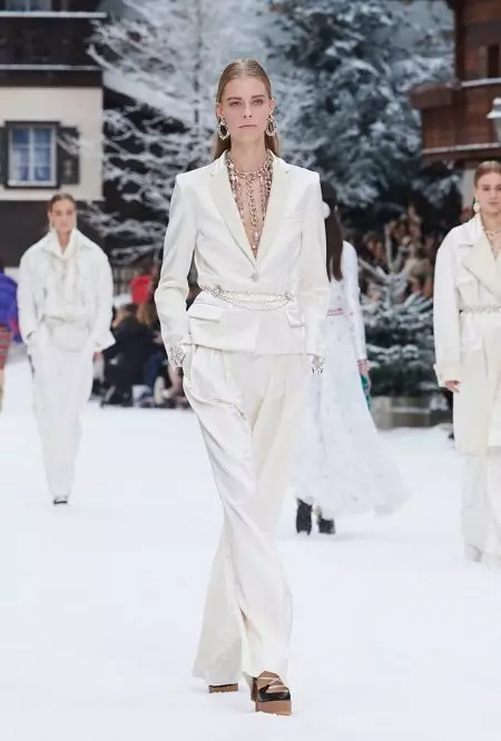 Chanel 2019-njy ýylyň güýzünde Lagerfelde hormat goýýar