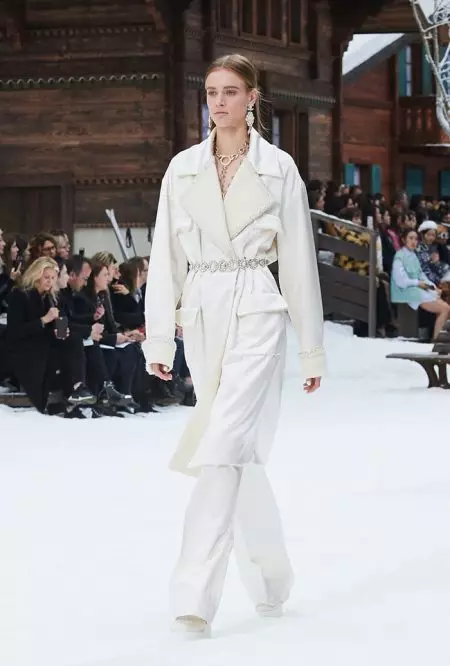 Chanel نے Lagerfeld کو Fall 2019 کے لیے خراج تحسین پیش کیا۔