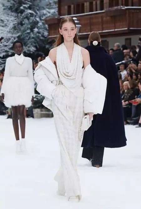 Chanel ба Лагерфелд барои тирамоҳи соли 2019 эҳтиром мегузорад