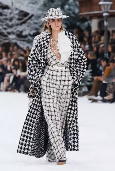 Chanel Fall / Winter 2019 Runway