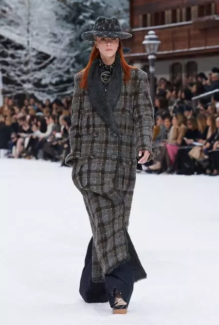 香奈儿 2019 年秋季向 Lagerfeld 致敬