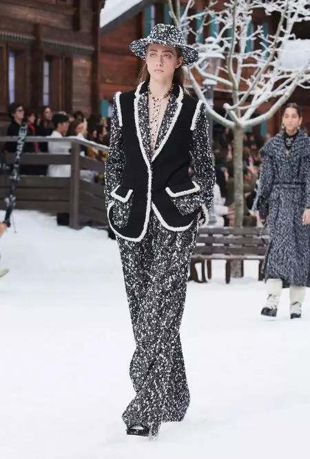 Chanel ба Лагерфелд барои тирамоҳи соли 2019 эҳтиром мегузорад