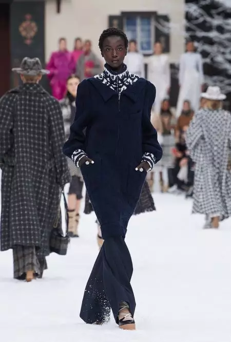 Chanel ji bo Payiza 2019-an rêzê dide Lagerfeld