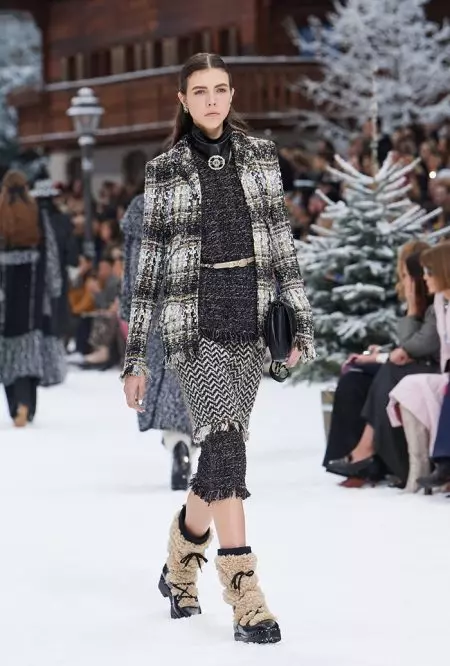 Tugann Chanel ómós do Lagerfeld le haghaidh Fall 2019