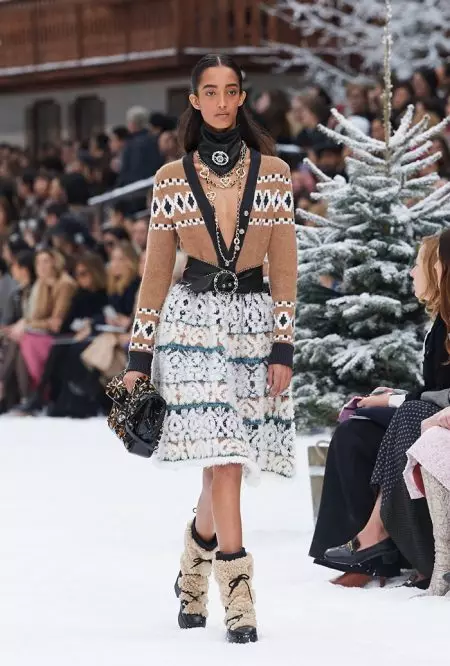 Chanel ба Лагерфелд барои тирамоҳи соли 2019 эҳтиром мегузорад