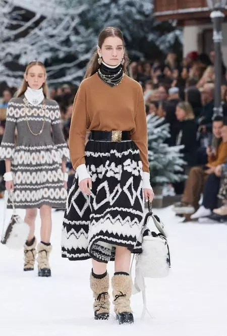 Chanel na-akwụ Lagerfeld ụtụ maka ọdịda 2019