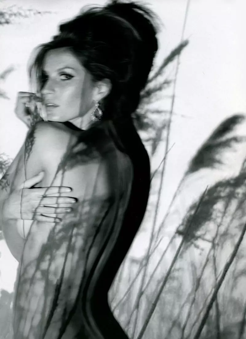 Gisele Bundchen ສໍາລັບ Muse Summer 2010 ໂດຍ Nino Muñoz