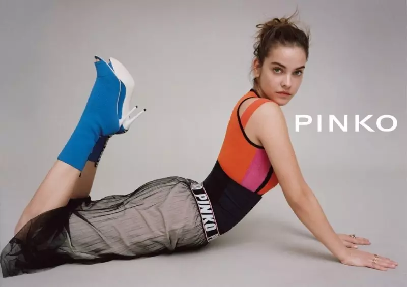 Model Barbara Palvin anopfeka masitaera emhando muPinko's spring-zhizha 2018 mushandirapamwe