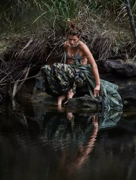 Chloe Lecareux maakt een reis naar de wildernis voor ELLE Australië