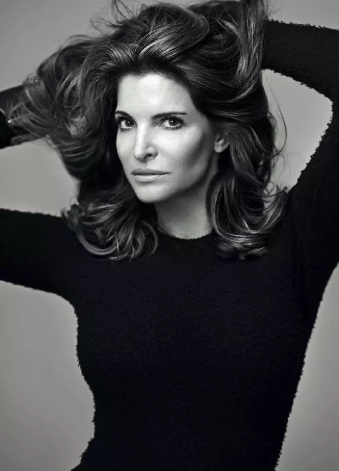 Stephanie Seymour draacht har hier yn gepolijst weagen