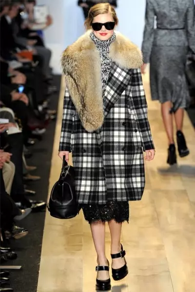 Michael Kors Caij nplooj zeeg 2012 | New York Fashion Week