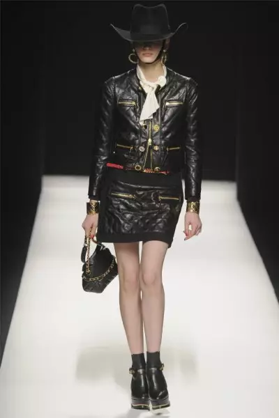 Musim Gugur Moschino 2012 | Pekan Mode Milan