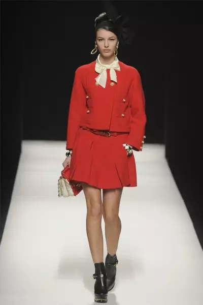 Moschino podzim 2012 | Milánský týden módy