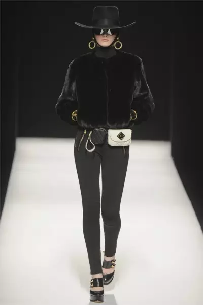 Moschino Fall 2012 | Seachtain Faisin Milan