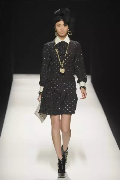 Musim Gugur Moschino 2012 | Pekan Mode Milan