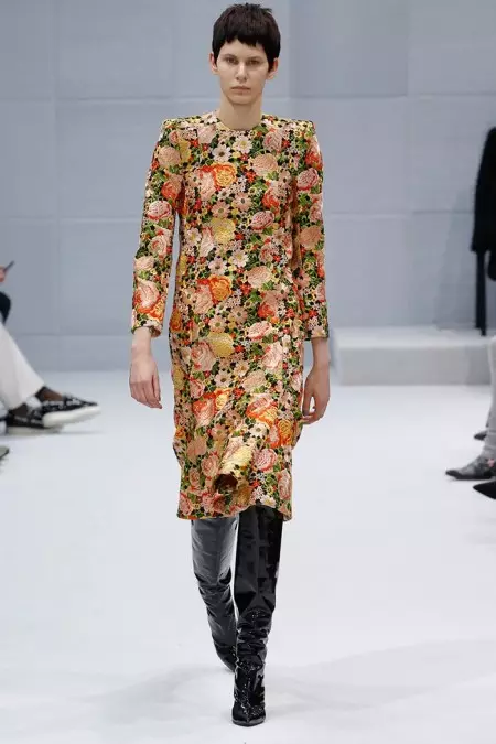 Balenciaga Fall 2016 | Wiki ya Mitindo ya Paris