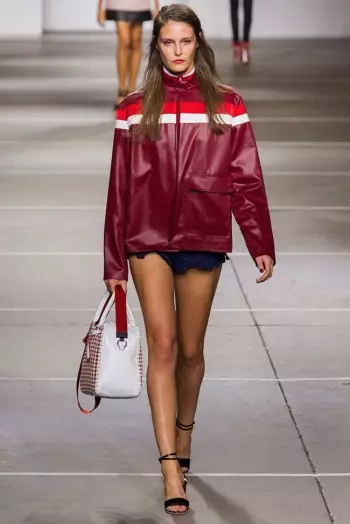 Naging Sporty ang Topshop Unique para sa Spring 2015