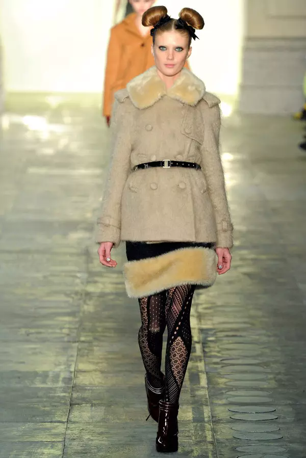 Topshop Unique Fall 2011 | ลอนดอนแฟชั่นวีค