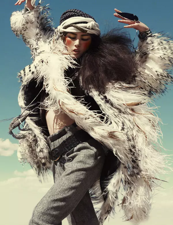 Liu Wen na Greg Kadel in Wild Dreams | Vogue Jamus Nuwamba 2010