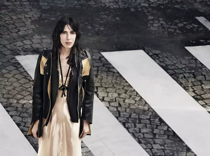 Julia Nobis, Jamie Bochert และ Diana Dondoe แสดงในแคมเปญ Maison Martin Margiela x H&M โดย Sam Taylor-Johnson