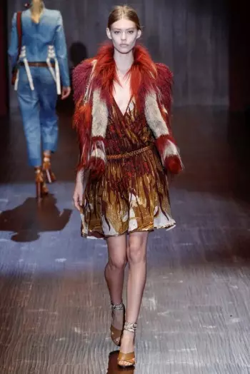 Gucci vuelve a los años 70 para la primavera de 2015