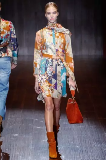 Gucci 2015-nji ýylyň bahary üçin 70-nji ýyllara gaýdyp gelýär