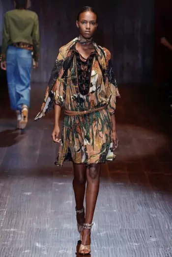 Gucci 2015-nji ýylyň bahary üçin 70-nji ýyllara gaýdyp gelýär