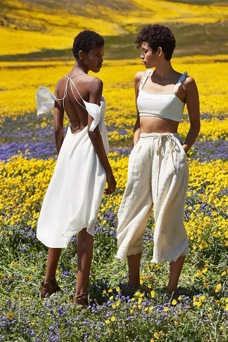 (Kushoto) Kimya + Kelele Ella Baridi-Shoulder Midi Dress (Kulia) Kimchi Blue Kendall Cropped Top, Native Youth Seersucker Culotte Pant