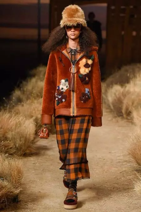 Si Coach Goes Prairie Chic uban ang Fall 2017 Collection