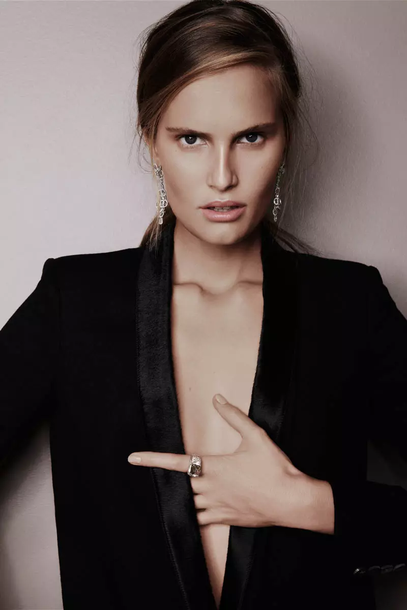 Alla Kostromichova Fronts Saqqara Jewelry Campaign ka Kate Martin