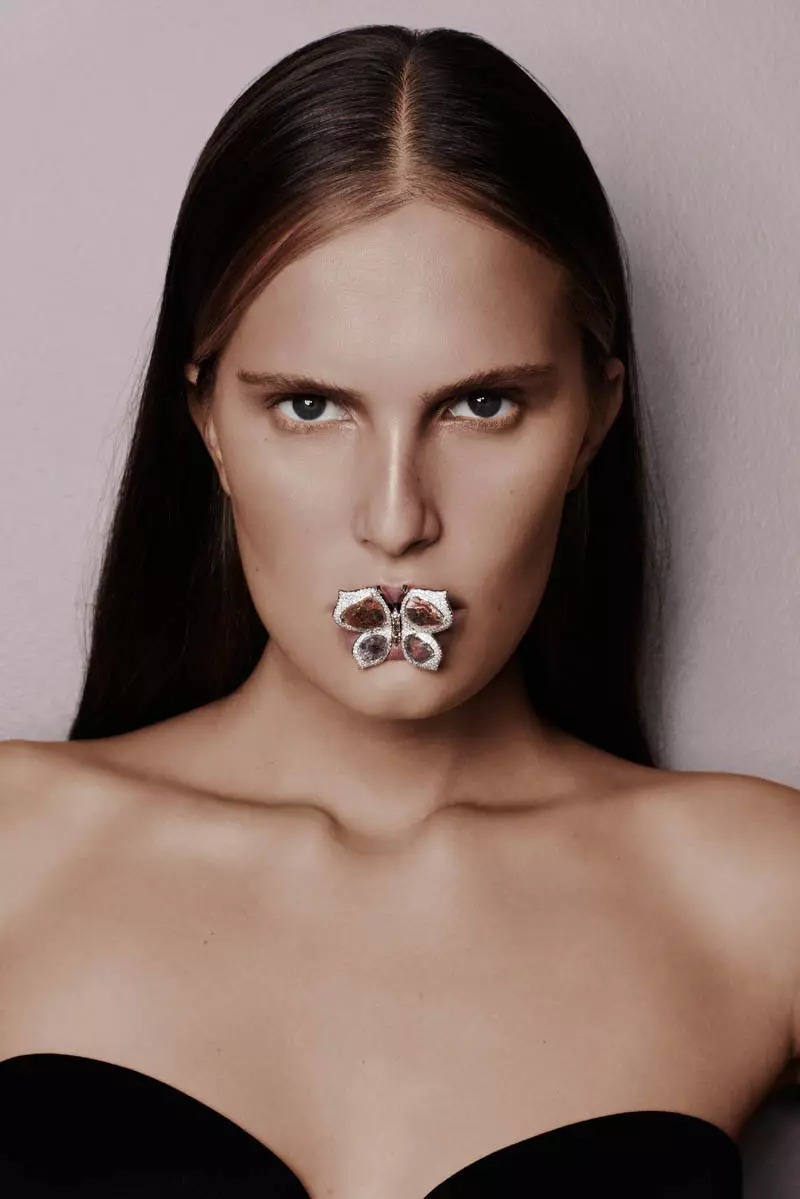 Alla Kostromichova Fronts Saqqara Jewelry Campaign ka Kate Martin