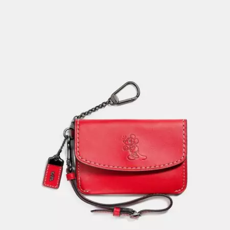 Disney & Coach 1941 collaborano per la linea di pelletteria in edizione limitata