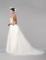 優雅的Carolina Herrera 2015秋季新娘婚紗造型