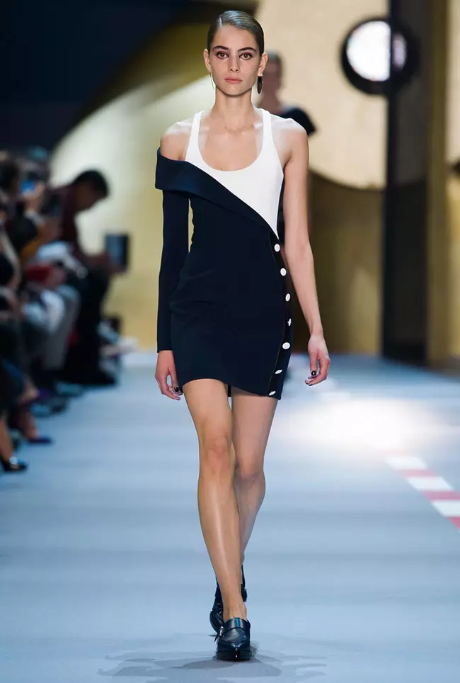 Mugler Spring 2016 | Paris Fashion Week